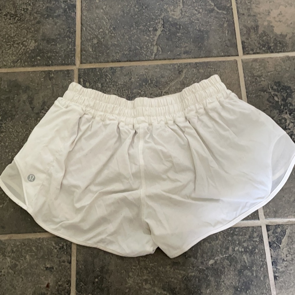 White lulu lemon hotty hot shorts